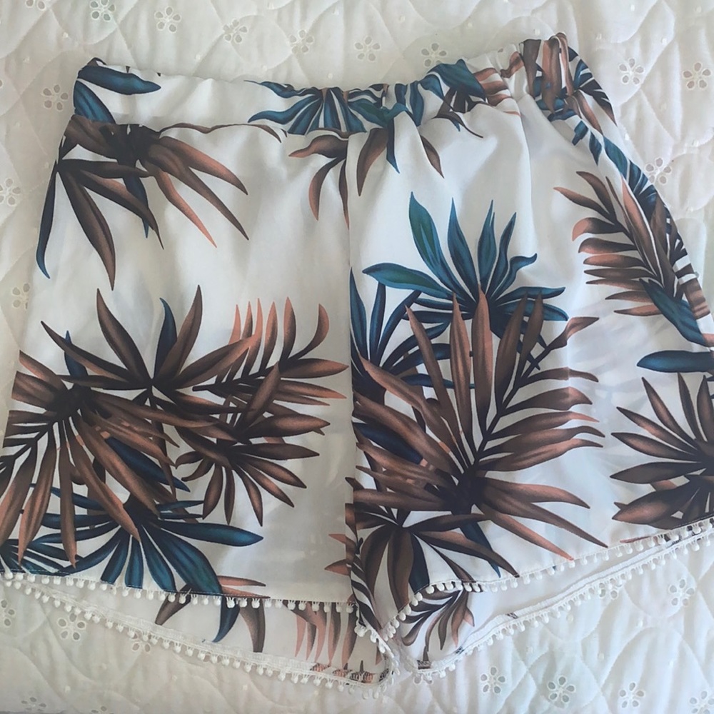 Tropical print high waisted white shorts
